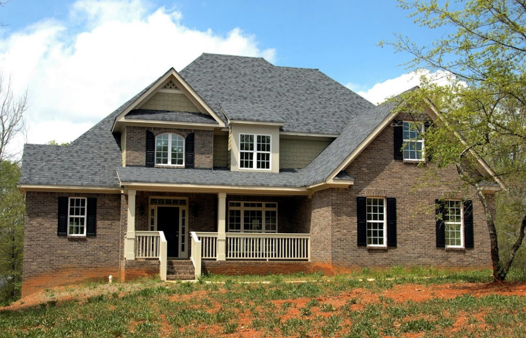 What to Know about Single Unit vs. Multifamily Investing
